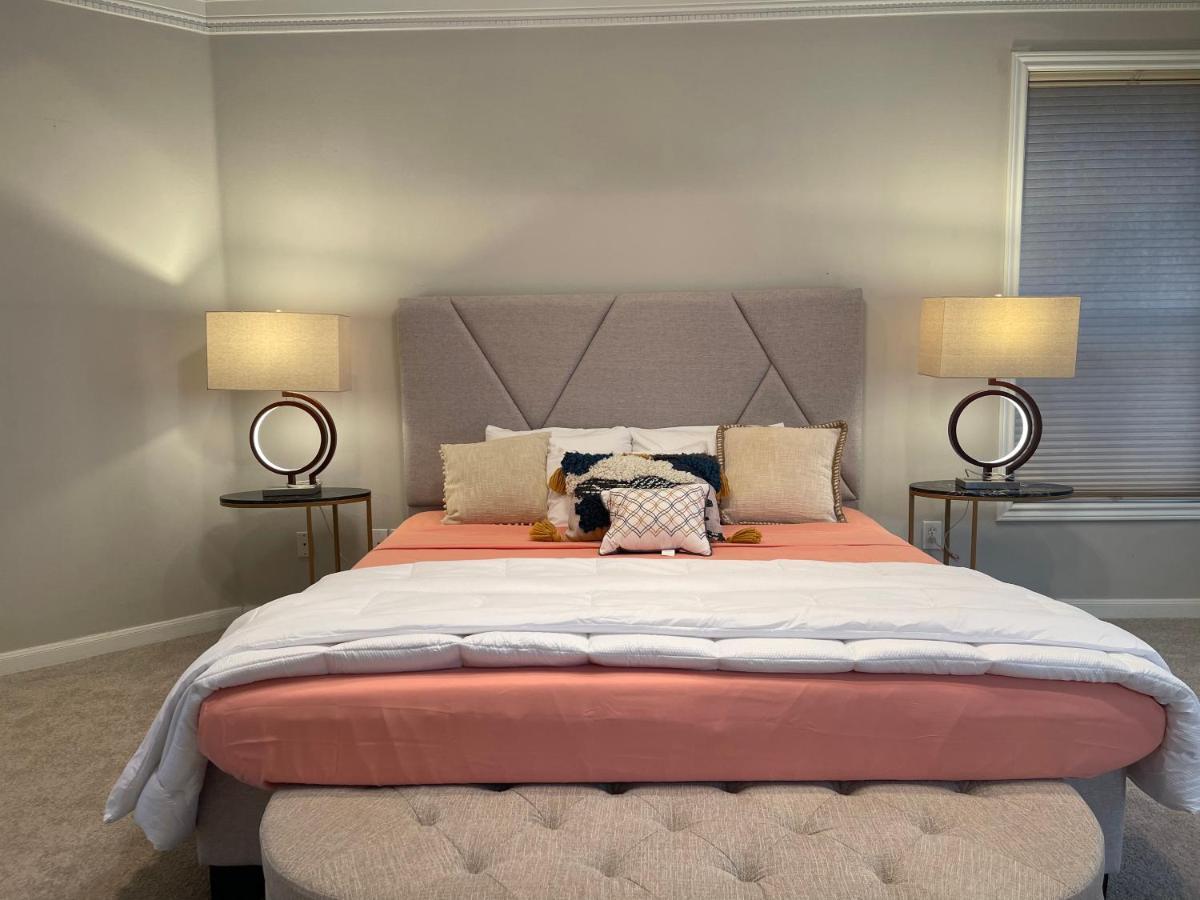 Insperit Home At Galleria With Heated Pool Spa Хьюстон Экстерьер фото
