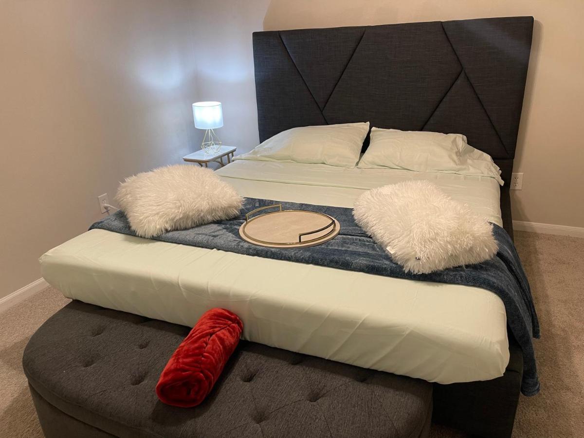 Insperit Home At Galleria With Heated Pool Spa Хьюстон Экстерьер фото