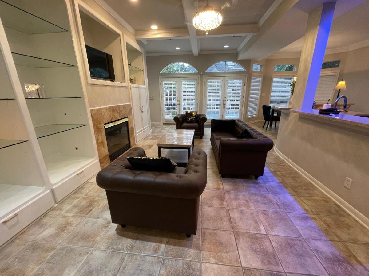Insperit Home At Galleria With Heated Pool Spa Хьюстон Экстерьер фото
